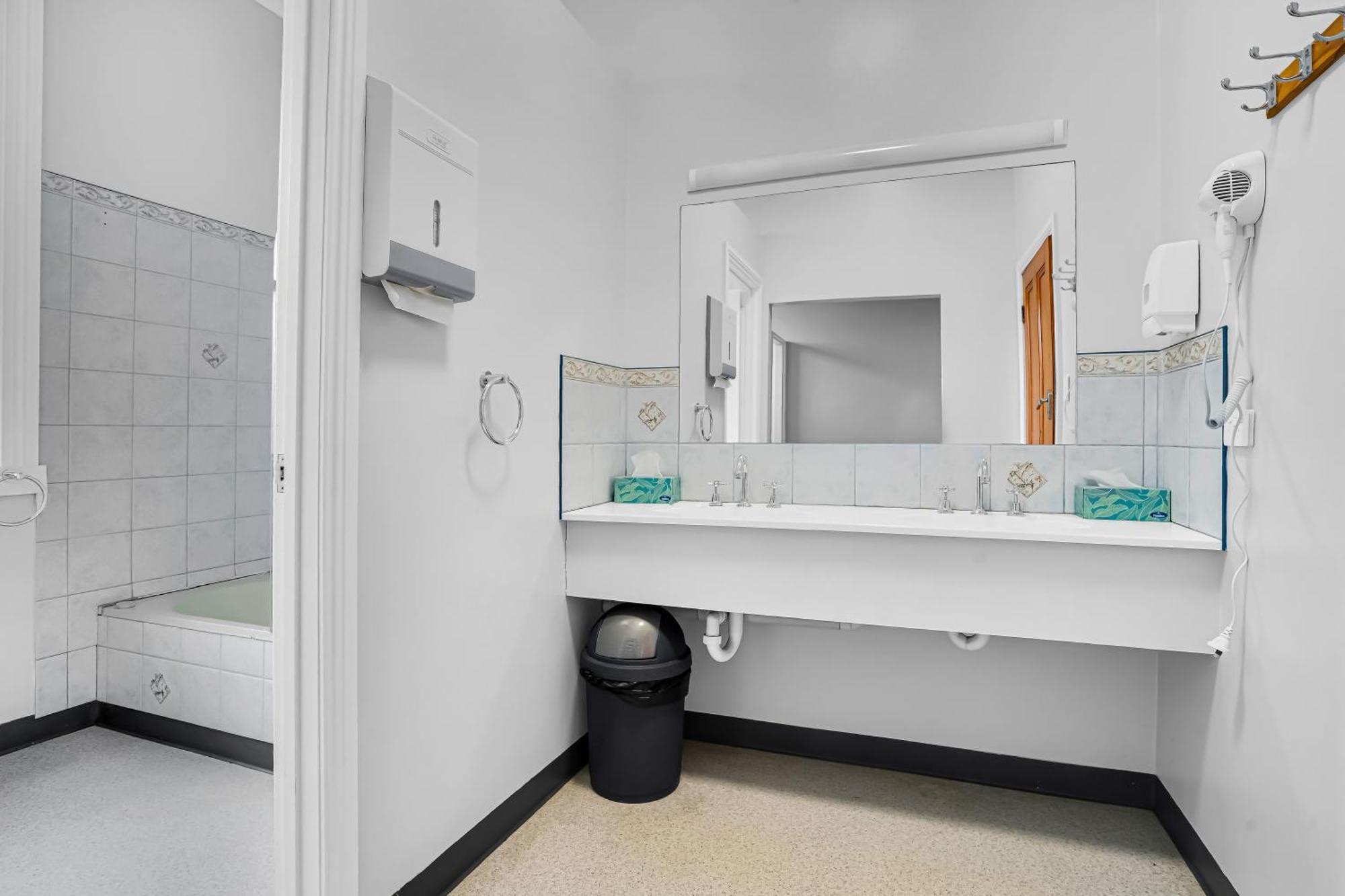 Bischoff Hotel Waratah Habitación foto