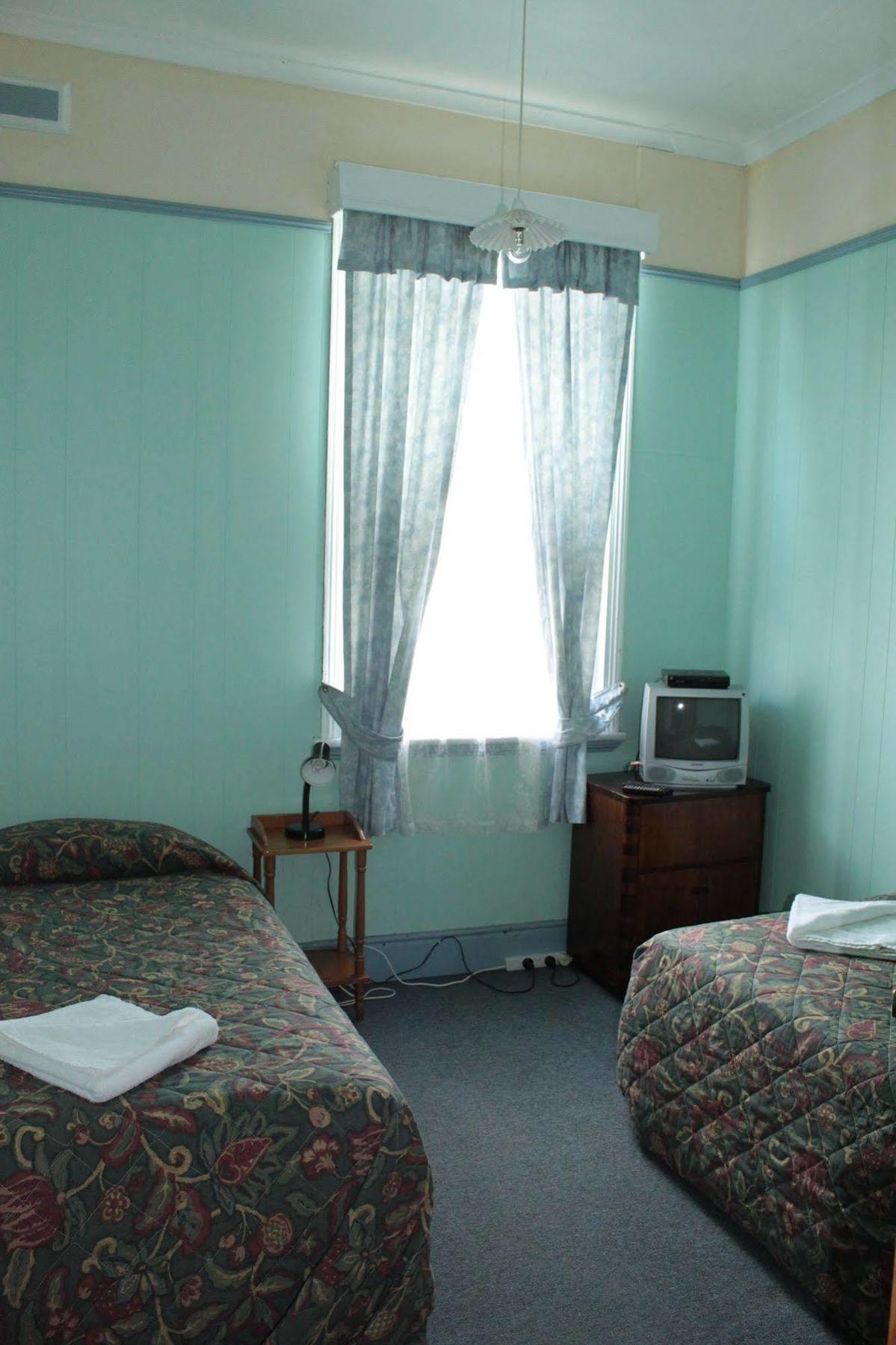 Bischoff Hotel Waratah Exterior foto
