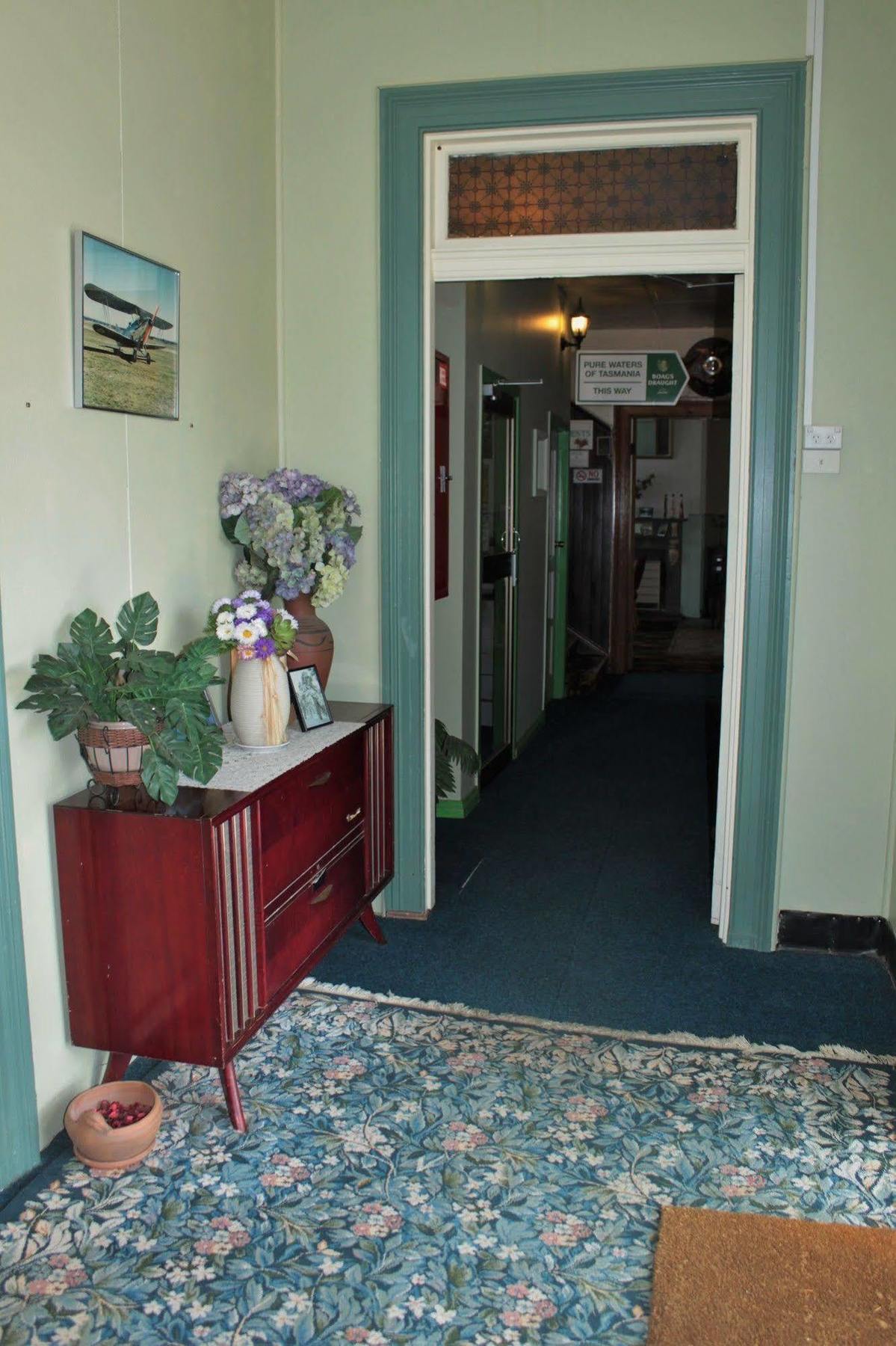 Bischoff Hotel Waratah Exterior foto